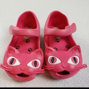 Mini Melissa Pink Cat Slippers with Playful Design